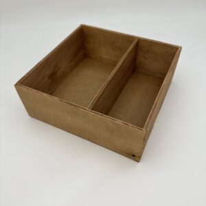 Бокс 25*25*Н9см с перегородкой Лис.