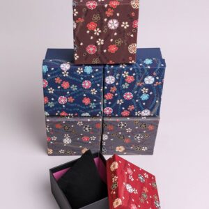 Коробка квадрат 13х13х13см Цветочная поляна микс